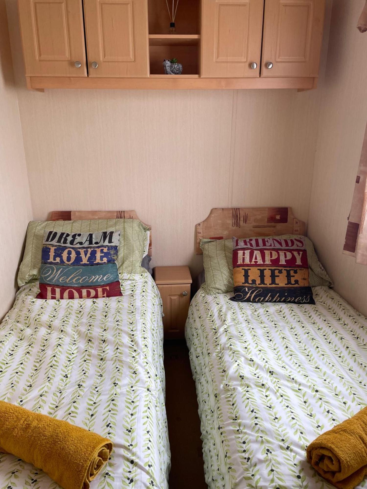 Cozy Camber Caravan 3 Bedroom Retreat With Decking Рай Экстерьер фото